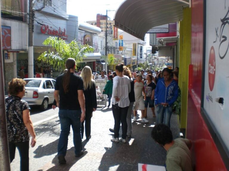 Em Marília, lojas vão abrir até 22h na 6ª feira anterior ao dia dos namorados