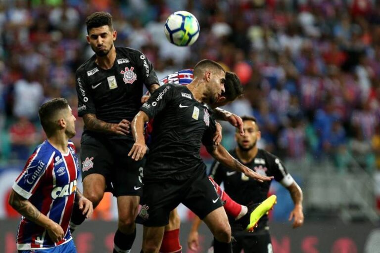 Brasileirão – Campeonato é interrompido pela copa com Flamengo na liderança, nova derrota do Corinthians e vitória do Santos
