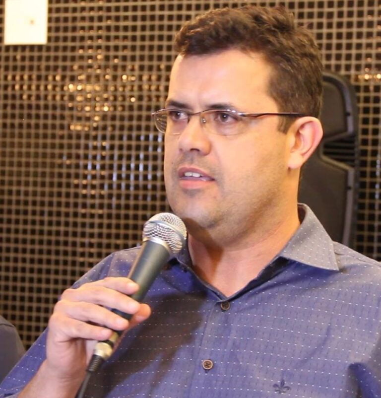 Boa notícia – Prefeitura derruba representações e tribunal manda seguir licitações para uniformes e materiais escolares em Marília