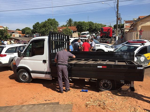 DROGAS – Homem tenta fugir, mas é preso transportando 500 kg de pasta de cocaína na região de Marília