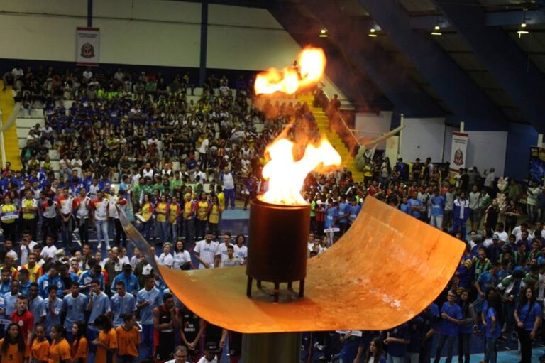 MARÍLIA – Depois de 24 anos, é acesa pira olímpica dos Jogos Regionais, com 63 cidades presentes