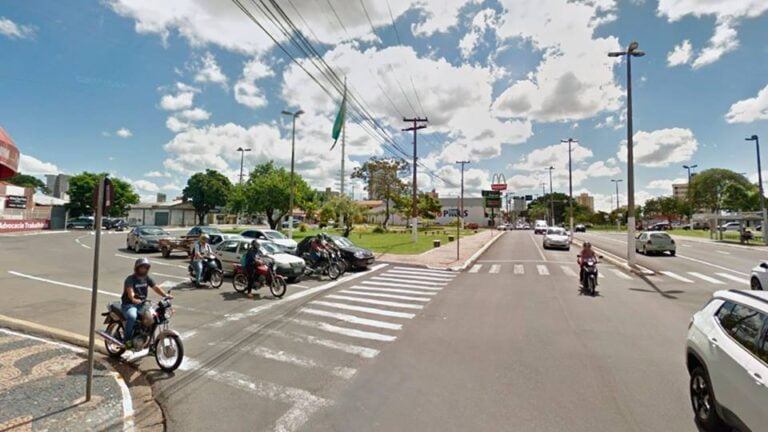 INSEGURANÇA – Pedintes ameaçam motoristas e danificam veículos em avenida no centro de Marília