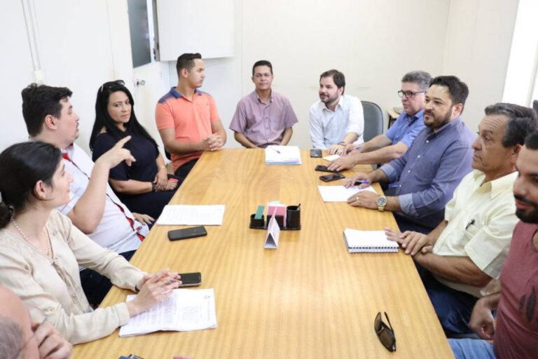 UBER E OUTROS – Motoristas de aplicativos definem pontos de projeto de regulamentação do serviço em Marília