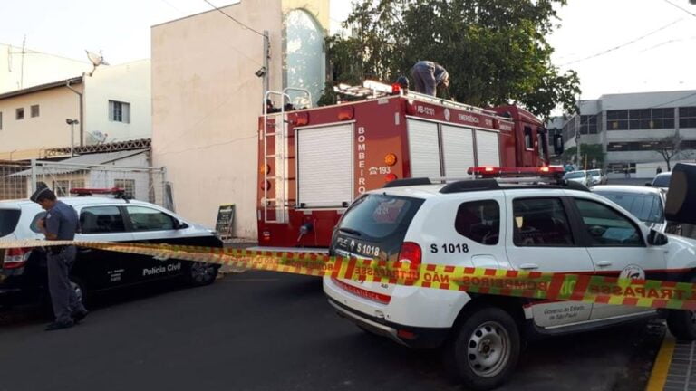 BAURU – Homem que esfaqueou ex e o namorado dela, queimou quitinete e tentou se matar está internado sob escolta policial