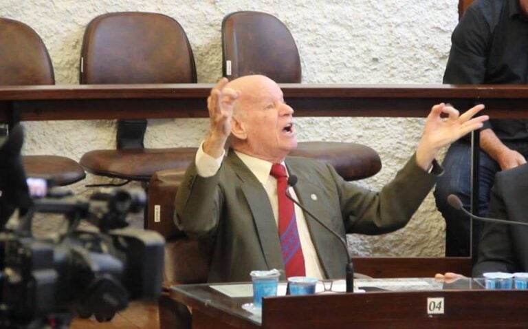 CÂMARA – Por 12 votos a zero, vereadores rejeitam pedido de Comissão Processante contra Coraíni