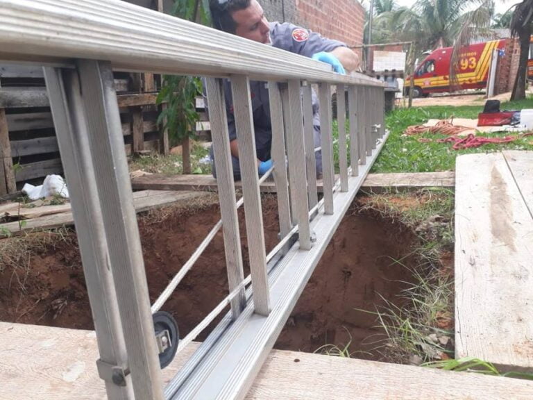 TUPÃ – Mulher é içada por Bombeiros de fossa com 4 metros de profundidade, na zona rural