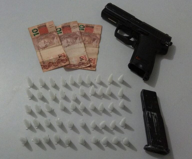 MARÍLIA – Autor de vários roubos na cidade, adolescente de 15 anos é apreendido pela PM com arma falsa