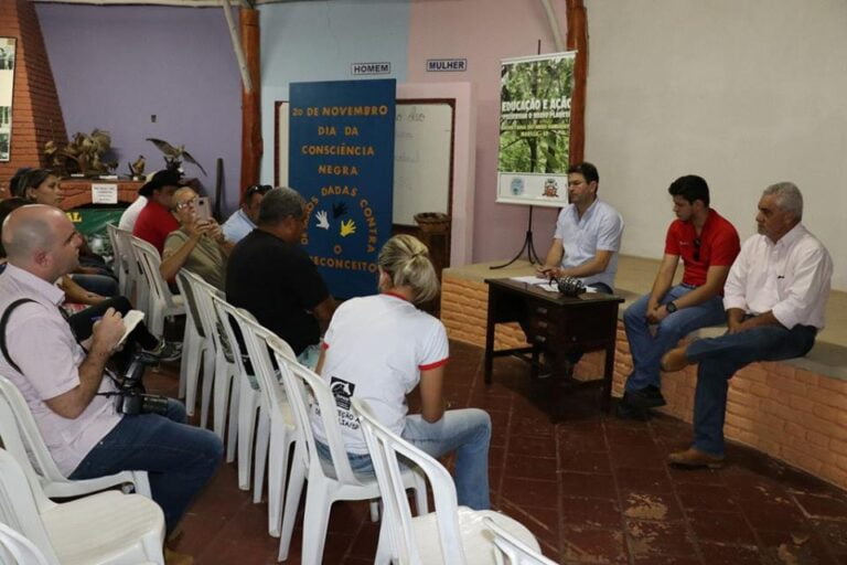 ANIMAIS DE RUA – Reunião esclarece trabalho com empresa especializada e descarta ‘carrocinha’: “serviço ultrapassado”