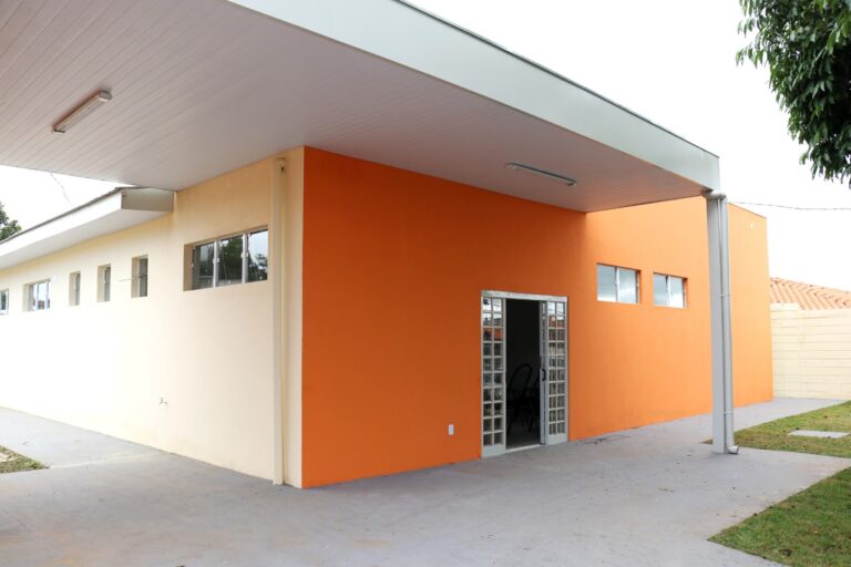 MAIS SAÚDE – Daniel entrega 1ª das 3 USFs com obras abandonadas pelo ex-prefeito