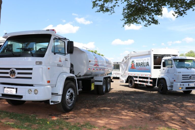 Marília – MAIS 2 CAMINHÕES SÃO RECUPERADOS PARA REFORÇAR LIMPEZA PÚBLICA