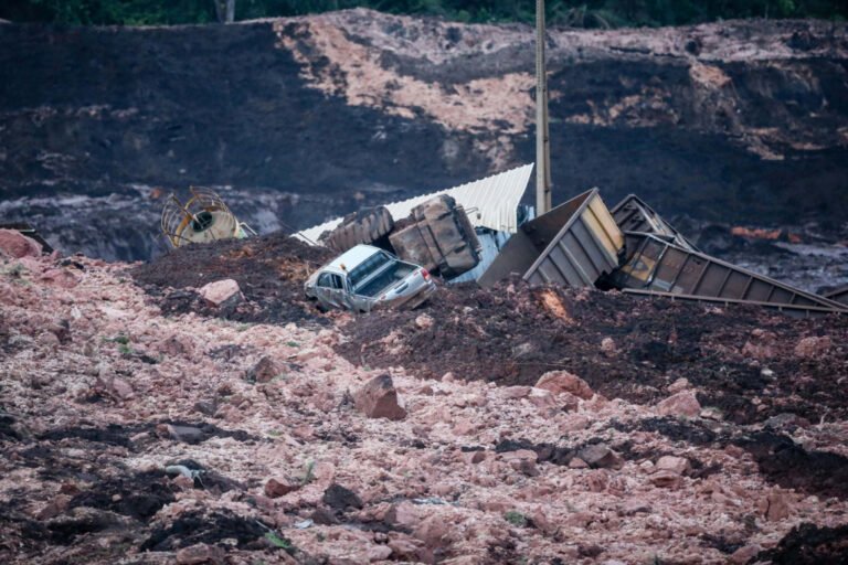 Brumadinho – NÚMERO DE MORTOS SOBE PARA 110 E, AGORA, DIFICULDADES AUMENTAM, DIZEM OFICIAIS