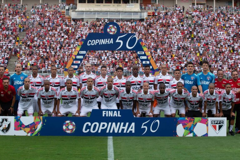 Copinha – SÃO PAULO CEDE EMPATE AO VASCO, MAS LEVANTA TÍTULO NOS PÊNALTIS