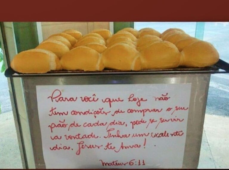 Solidariedade – MOVIMENTO AUMENTA EM PADARIA QUE DOA PÃES A QUEM NÃO PODE PAGAR