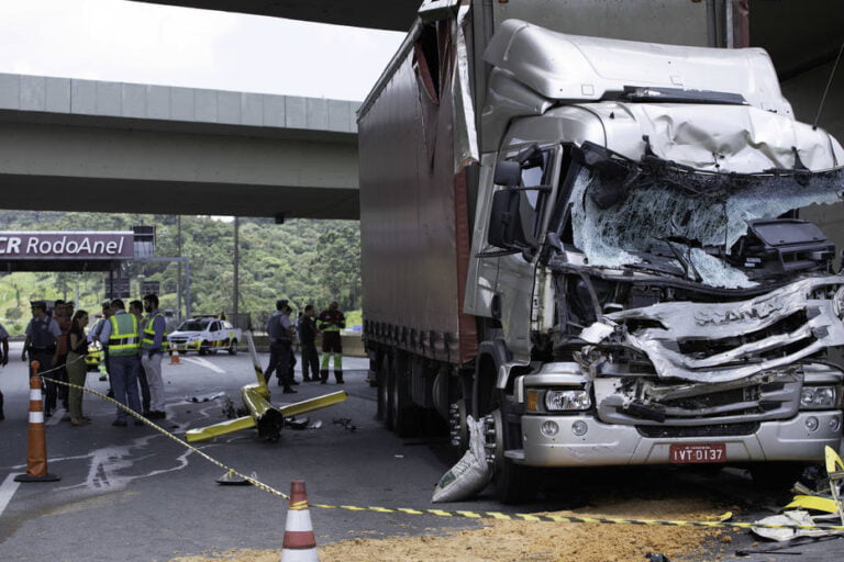 Boechat – CAMINHONEIRO DISSE QUE QUANDO VIU O HELICÓPTERO, NÃO TEVE TEMPO DE FREAR