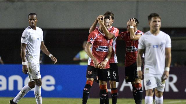 Fora – SANTOS FICA NO EMPATE COM O RIVER DO URUGUAI E É ELIMINADO DA SUL-AMERICANA