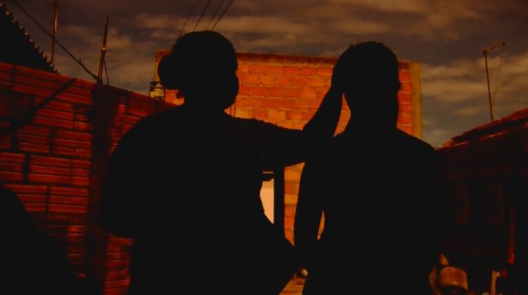 Abuso – MÃE DENUNCIA PROFESSOR POR ASSEDIAR FILHA DELA, DE 11 ANOS