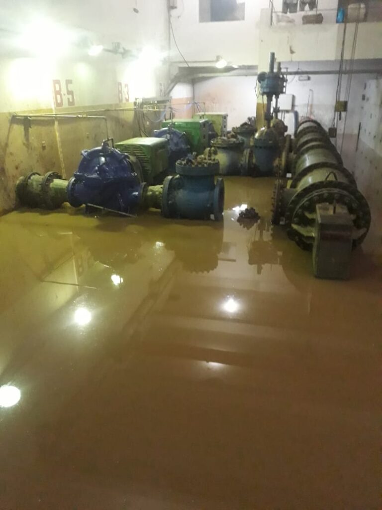 Chuva – NÍVEL DO RIO DO PEIXE SOBE, ALAGA CAPTAÇÃO, PARALISA ETA E COMPROMETE ABASTECIMENTO