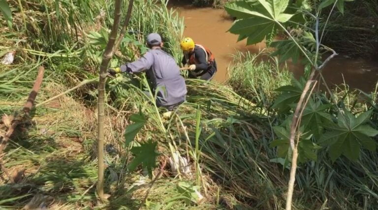 Sem pistas – 5 DIAS DEPOIS, SERRALHEIRO QUE TEVE CARRO ARRASTADO PELA ENXURRADA CONTINUA DESAPARECIDO