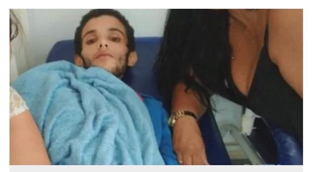 Que história! – COM CÂNCER TERMINAL, JOVEM FOGE DO HOSPITAL PARA COMER HAMBÚRGUER E MORRE