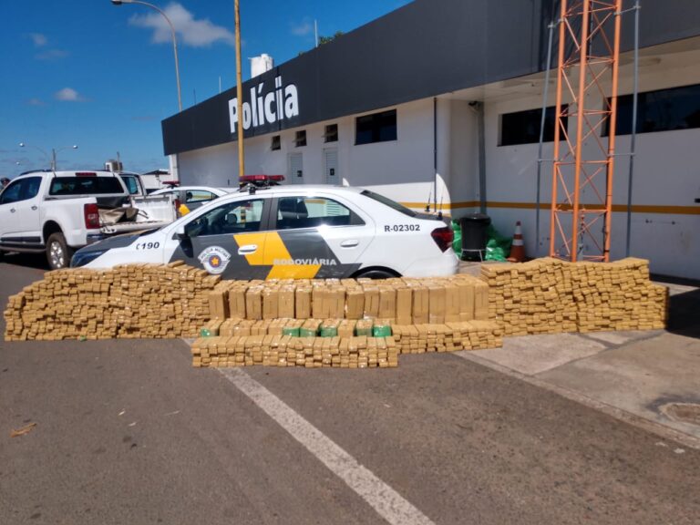 Droga – POLÍCIA APREENDE CAMINHONETE COM 1 TONELADA DE MACONHA
