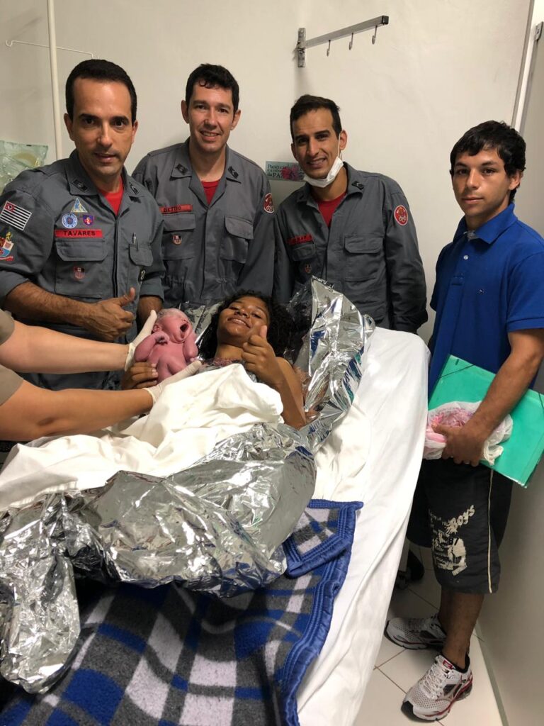 Viva a vida! – JOVEM ENTRA EM TRABALHO DE PARTO E BOMBEIROS GARANTEM NASCIMENTO DE ISABELI