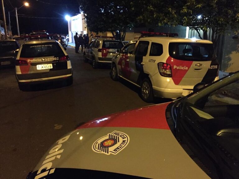 Título e tiro – CORINTIANO É ATINGIDO POR DISPARO DE ESPINGARDA AO COMEMORAR CONQUISTA