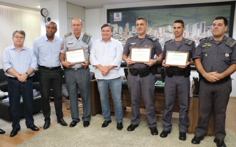 Heróis – CABOS QUE SALVARAM VIDA DE BEBÊ GANHAM DESTAQUE NACIONAL E HOMENAGEM NA PREFEITURA