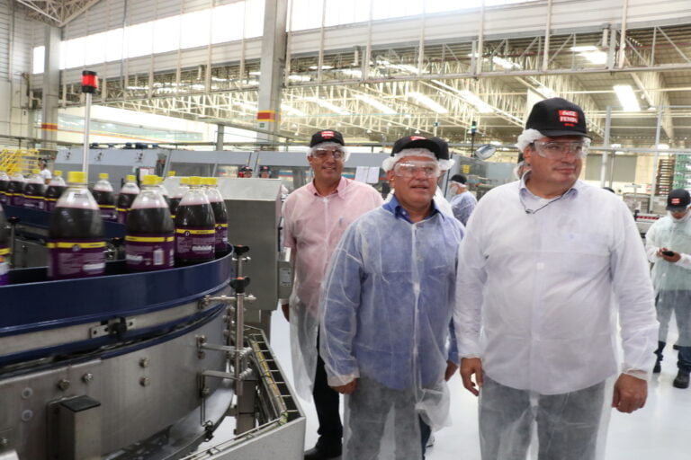 Inovação – PRIMEIRA ROTULADORA DE BEBIDAS SUSTENTÁVEL DO PAÍS FUNCIONA EM MARÍLIA