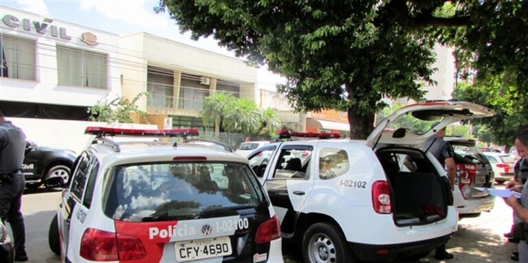 Covardia – PAI ENFIA MEIA NA BOCA DE RECÉM-NASCIDA PARA FAZÊ-LA PARAR DE CHORAR