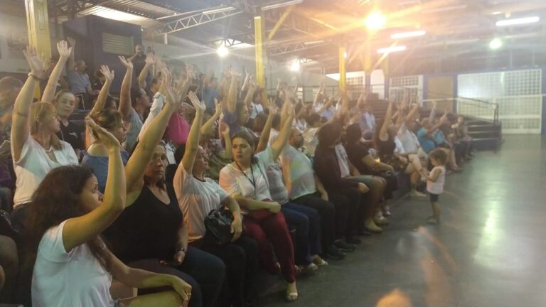 Fechou – SERVIDORES ACEITAM NOVA PROPOSTA DE DANIEL E ENCERRAM CAMPANHA SALARIAL