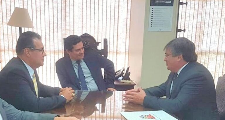 Em Brasília – DANIEL SE REÚNE COM MORO E PEDE VERBA E VEÍCULOS