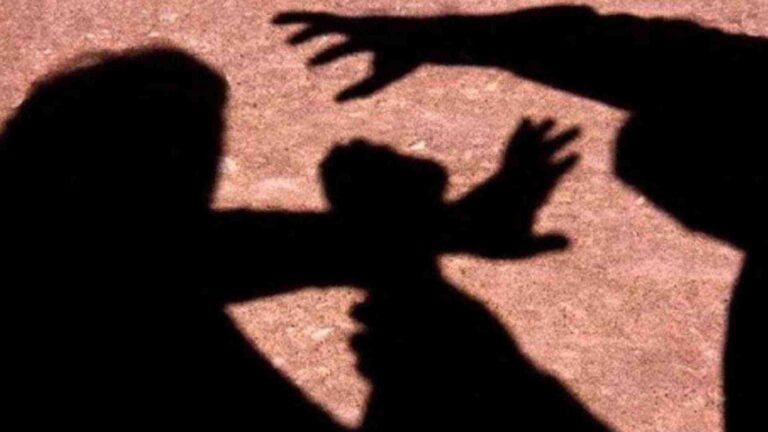 Absurdo! – MÃE DE DEFICIENTE MENTAL ACUSA VIZINHO DE ESTUPRAR A FILHA DELA