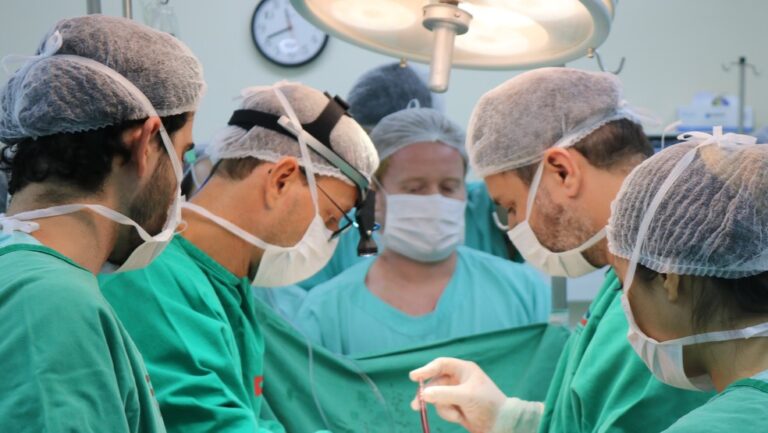 Morte e Vida – 50 PROFISSIONAIS SE MOBILIZAM PARA CAPTAÇÃO E TRANSPLANTE DE 12 ÓRGÃOS