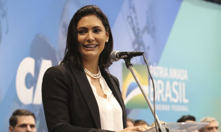 “Gripe” – MICHELLE BOLSONARO TESTA POSITIVO PARA COVID-19