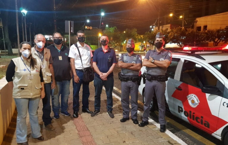 “Bares e restaurantes” – CINCO AUTUADOS E UM INTERDITADO