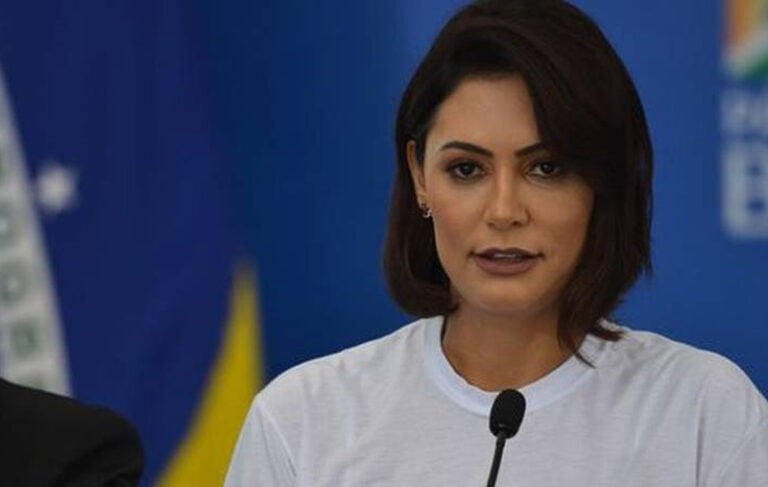 Pandemia –  MICHELLE BOLSONARO PERDE AVÓ VÍTIMA DO COVID-19