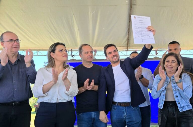 Vereadores acompanham início das obras da Emei e Creche no Firenze