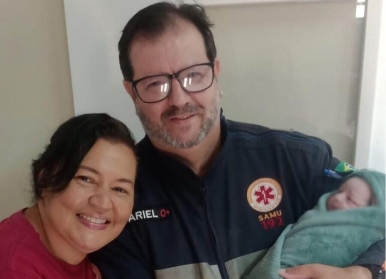 Bebê nasce em ambulância