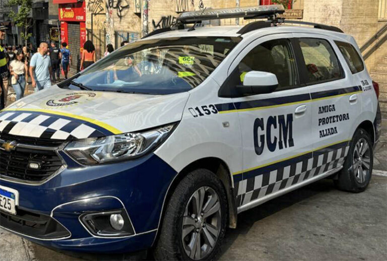 Operação contra comércio ilegal no Brás termina em tumulto