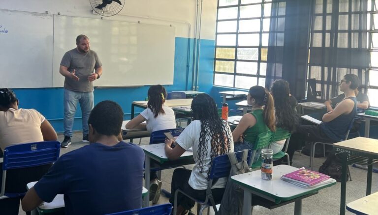 Escola Antônio Augusto Netto abre turmas preparatórias para o Enem e Provão Paulista