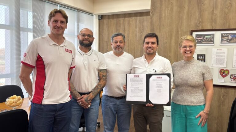 Prefeitura e SESI Marília assinam convênio