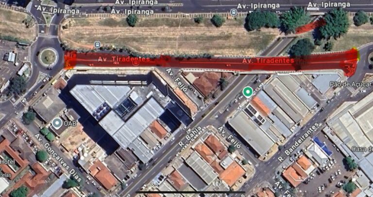 Av. Tiradentes em Marília tem trânsito com interdição