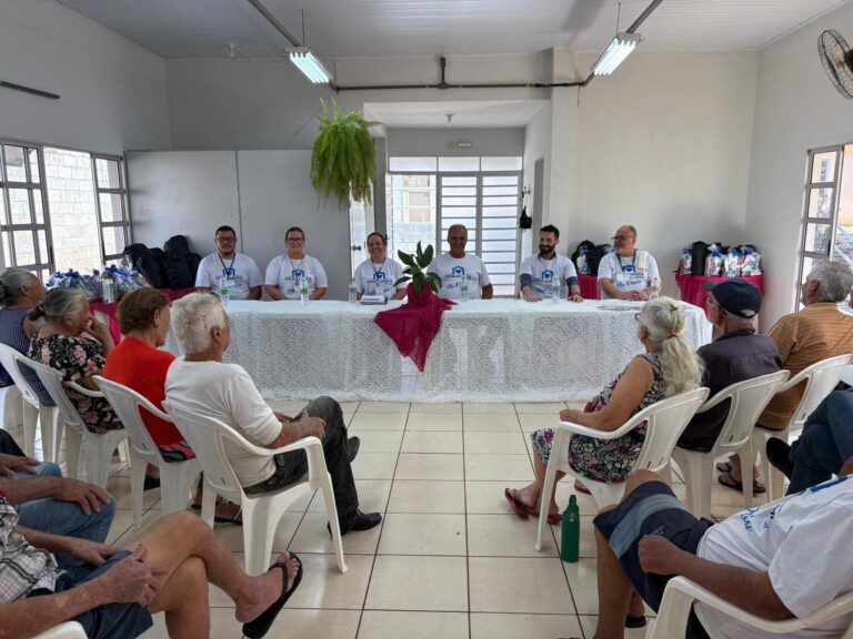 Moradores da Vila Dignidade viajam para a praia com apoio da Prefeitura de Jahu