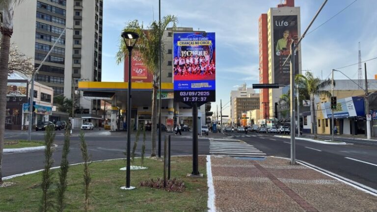 Parceria entre Prefeitura e Unimed permite instalação de relógio digital no centro