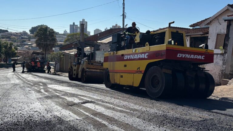 Marília inicia recapeamento em mais quatro ruas da cidade