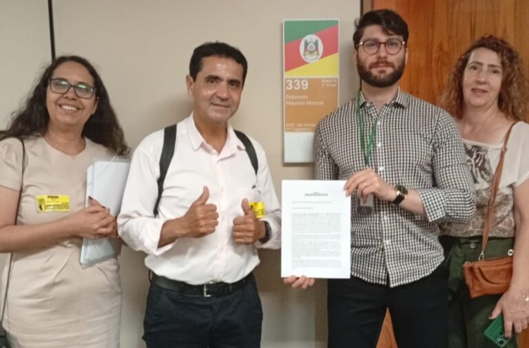 Diretoria do Sindimmar percorre Congresso Nacional e entrega demandas