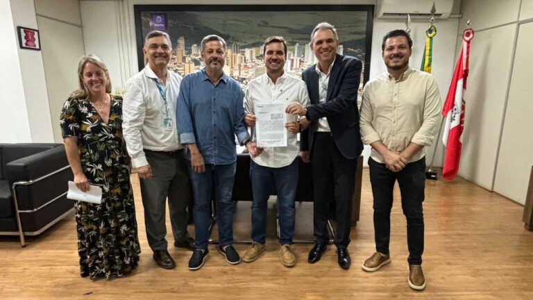 Prefeitura firma convênio de quase R$ 12 milhões e garante novo pacote de recapeamento em Marília