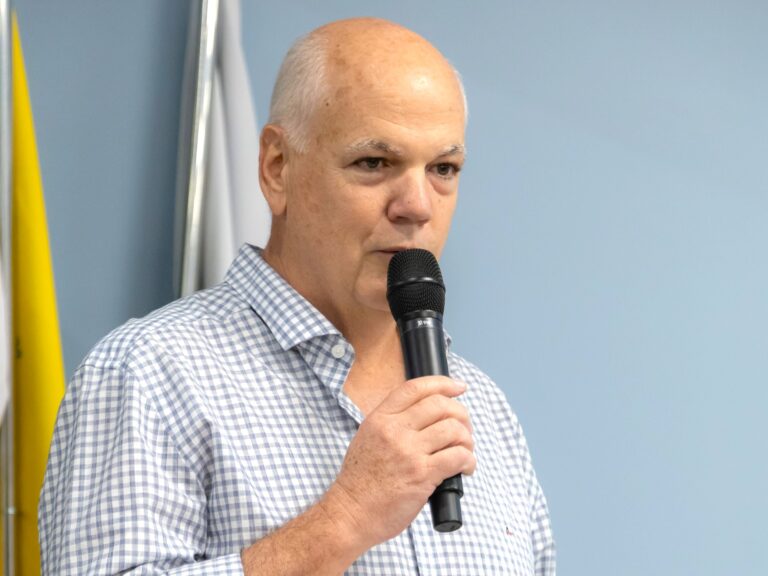O alívio nas gôndolas: o que a queda nos itens essenciais revela sobre o momento do consumo