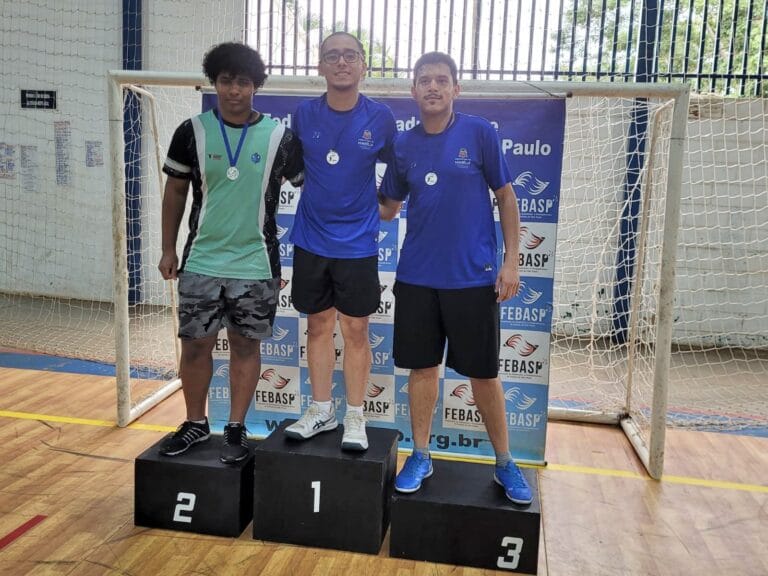 Após uma década longe das quadras, badminton de Marília volta com títulos e vagas no Estadual